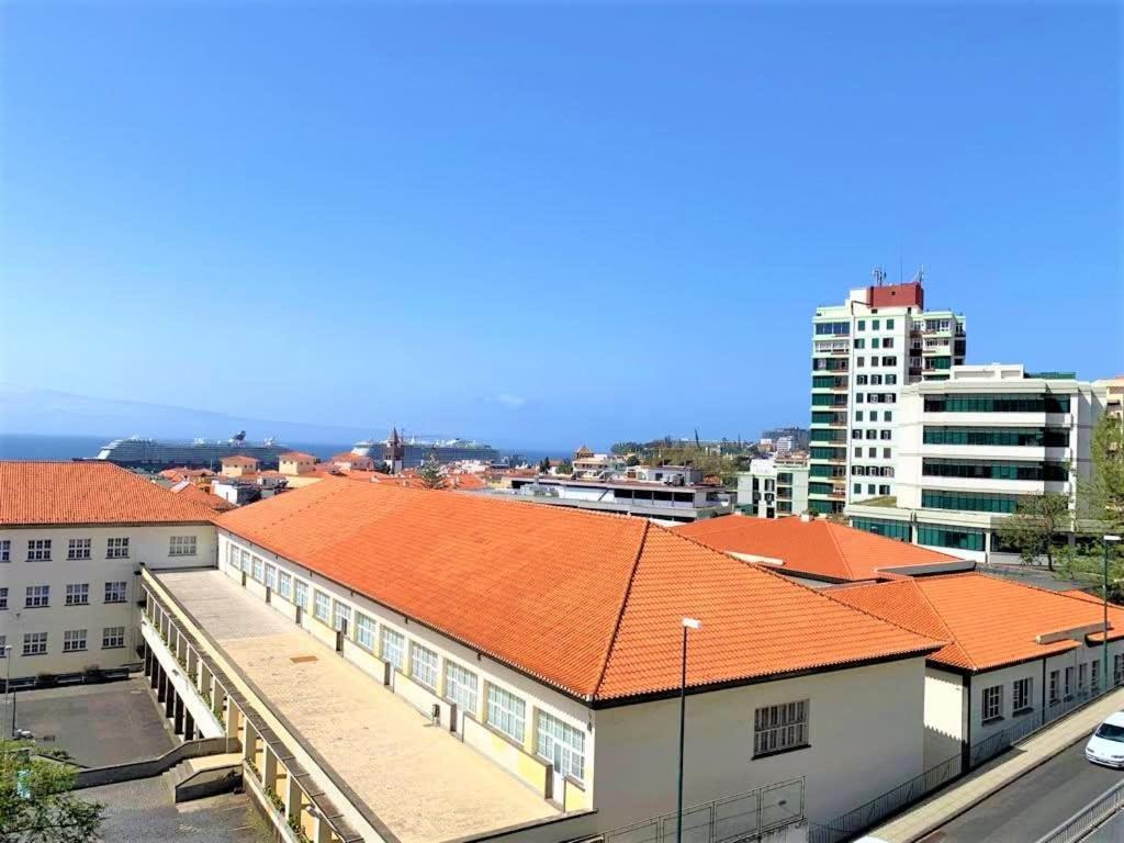 Madeira, 3 Bedroom Apartment With Ocean Views In Funchal Екстер'єр фото